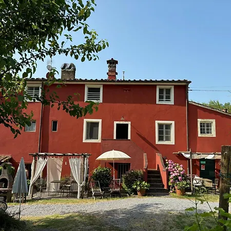 Rustic Loft Among Vineyards And Olive Groves In Tuscany لوكا